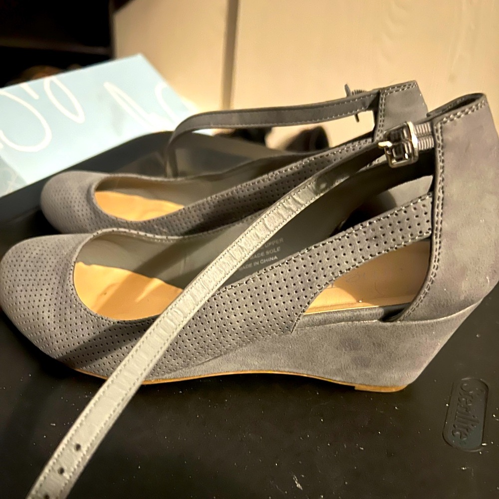 wedges like new
